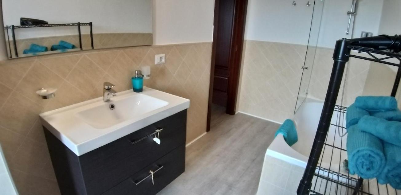 포르토 토레스 Casa Rosy - Stanza Privata Con Bagno Esclusivo E Parcheggio Gratuito 아파트 외부 사진